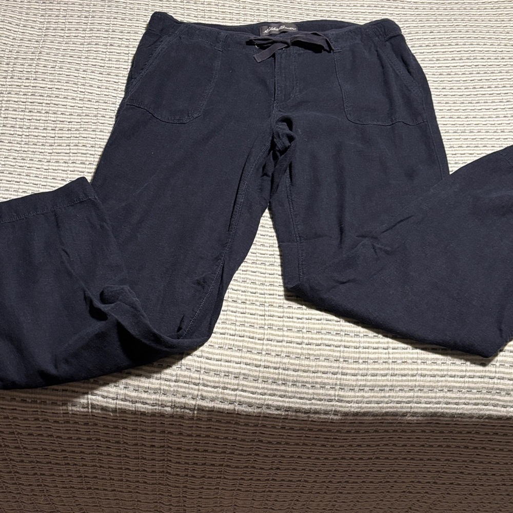 Eddie Bauer women’s linen drawstring trouser pants with belt loops.